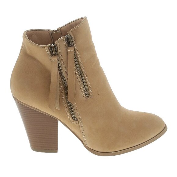Journee Collection Vally Stacked Heel Booties 8.5 - Picture 7 of 8